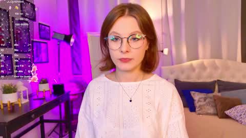 Snapshot of bubblegum_babe_ chatting on October 18, 8:13 pm Alice online show from October 18, 8:13 pm