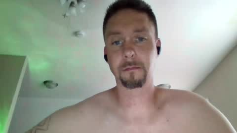 Bubblesadam0 online show from July 28, 7:50 pm