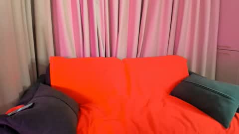 bubbling_crush online show from December 17, 4:03 pm