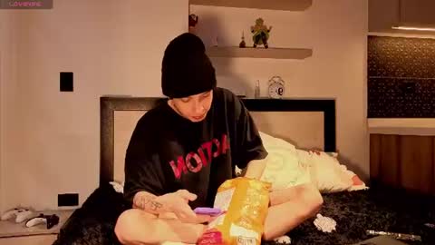 Tonny online show from June 18, 8:58 pm
