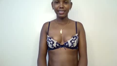 bunnydiva_ online show from March 6, 2:27 pm