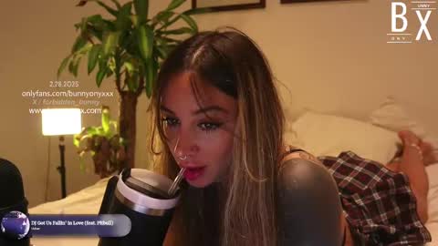 Stephanie   Next stream SUNDAY   6pm  PDT online show from February 28, 10:50 pm