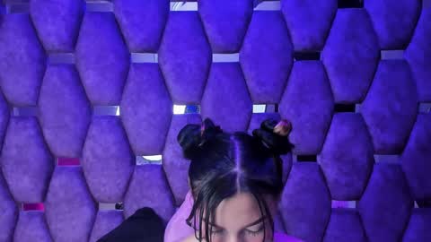 burbuja pink  online show from March 1, 3:55 am