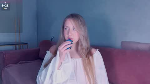 Snapshot of burn_lissa chatting on September 18, 7:51 pm Lissa online show from September 18, 7:51 pm