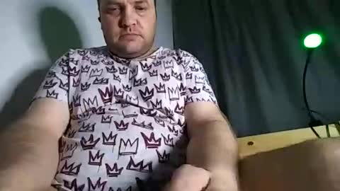 Snapshot of bury703709 chatting on February 16, 9:48 pm Creazy dad online show from February 16, 9:48 pm