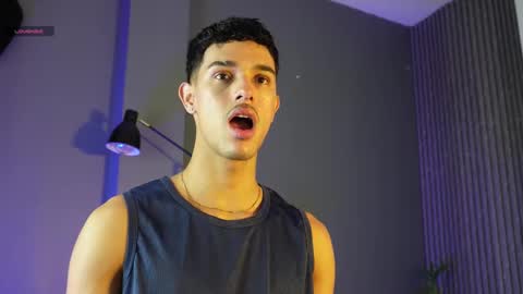 Buster independent model online show from September 9, 12:27 pm