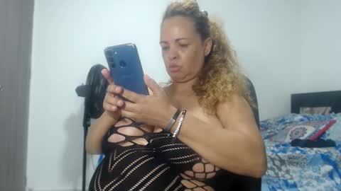 Snapshot of bustyamanda_ chatting on February 21, 7:23 am Amanda online show from February 21, 7:23 am