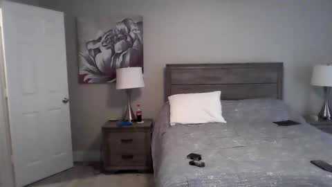 busybee83 online show from November 15, 2:40 pm