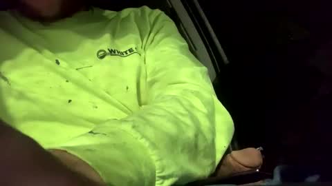 Snapshot of buttcheek18 chatting on December 31, 11:09 am John online show from December 31, 11:09 am