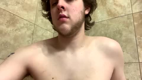 Snapshot of buttcheek18 chatting on February 15, 6:01 pm John online show from February 15, 6:01 pm