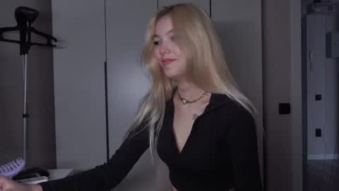 butteflai online show from March 13, 8:06 am