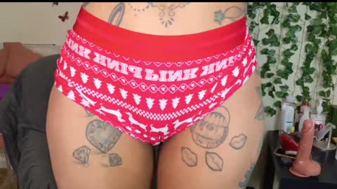 butterfly booty online show from January 9, 2:01 am