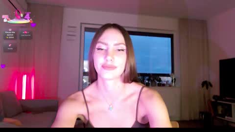 Lauren online show from November 4, 3:24 pm