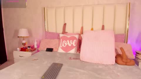 Cahitlin  online show from January 15, 7:17 am