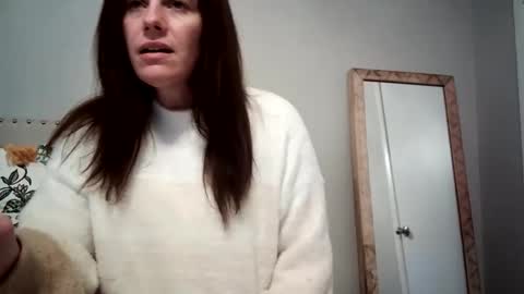 Caitie Citrine online show from December 9, 7:39 pm