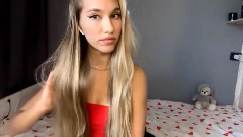 Snapshot of caitlinmorgenroth chatting on October 20, 8:30 am Kate online show from October 20, 8:30 am