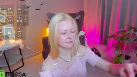 Robin online show from October 30, 11:22 am