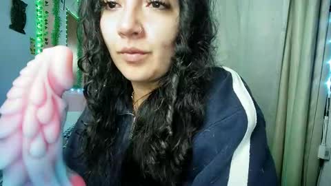 Snapshot of callme_lolas chatting on October 19, 5:23 am paula online show from October 19, 5:23 am