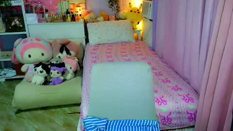Mia online show from June 29, 4:31 am