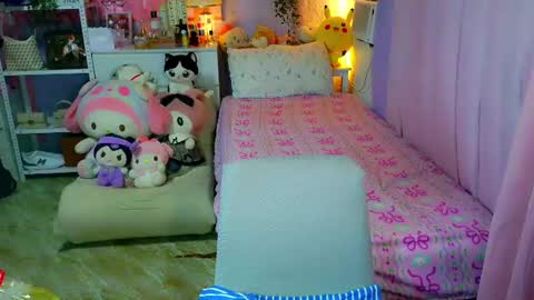 Mia online show from July 3, 6:07 am