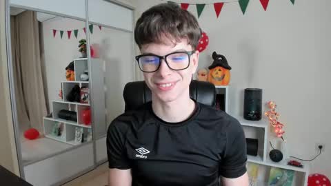 Snapshot of calvin_loves_you chatting on March 8, 7:09 pm Hey I am Calvin  online show from March 8, 7:09 pm