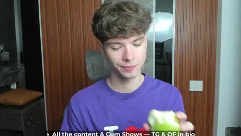 Hey I am Calvin  online show from April 8, 5:27 pm