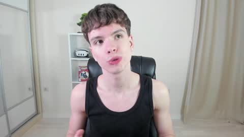 Snapshot of calvin_loves_you chatting on January 29, 7:11 pm Hey I am Calvin  online show from January 29, 7:11 pm
