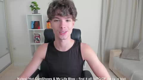 Snapshot of calvin_loves_you chatting on September 10, 6:09 pm Hey I am Calvin  online show from September 10, 6:09 pm