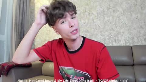 Snapshot of calvin_loves_you chatting on September 17, 6:22 pm Hey I am Calvin  online show from September 17, 6:22 pm