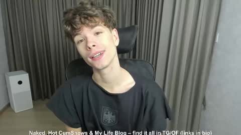 Hey I am Calvin  online show from November 9, 2:20 pm