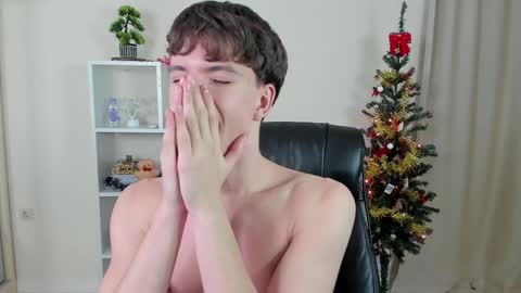Snapshot of calvin_loves_you chatting on January 3, 10:08 pm Hey I am Calvin  online show from January 3, 10:08 pm