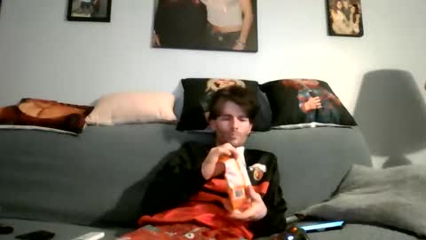 calvinb8611 online show from June 1, 3:52 am