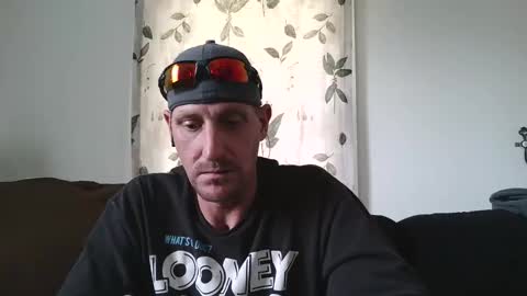 Chillaxin lets talk  online show from December 25, 5:26 pm