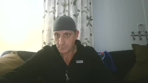 Chillaxin lets talk  online show from February 11, 8:37 am