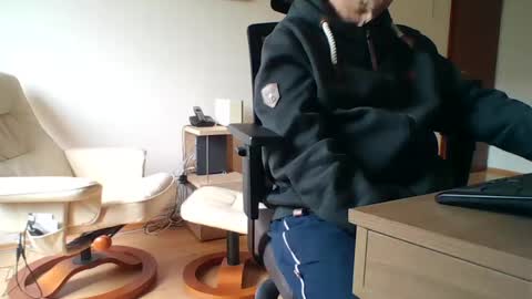 camcologne online show from January 31, 9:48 am