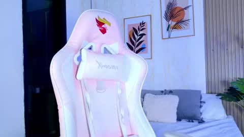 Cameron  online show from February 21, 8:01 pm