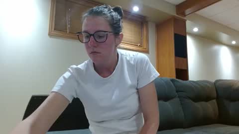 camforfunmoment online show from May 22, 12:28 am