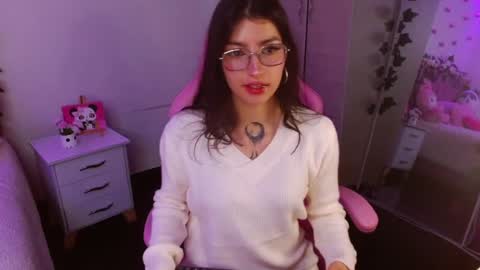 Snapshot of cami_mila99 chatting on January 15, 3:43 am CAMI  online show from January 15, 3:43 am