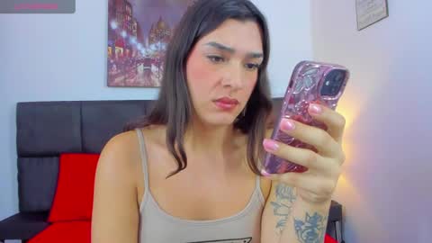 Snapshot of camila_coxx chatting on January 26, 9:29 am s online show from January 26, 9:29 am