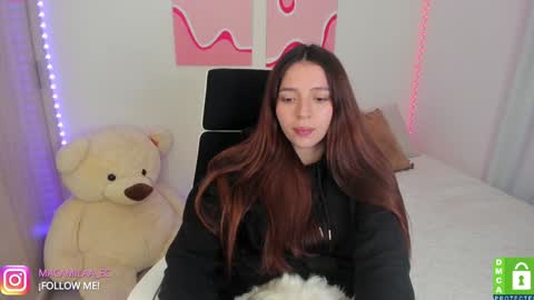  C A M I  online show from January 9, 1:39 am