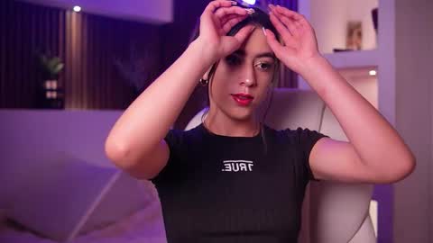 camila_martinez9 online show from September 11, 11:33 am