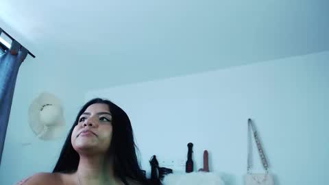 camila_torresss online show from September 29, 8:08 pm