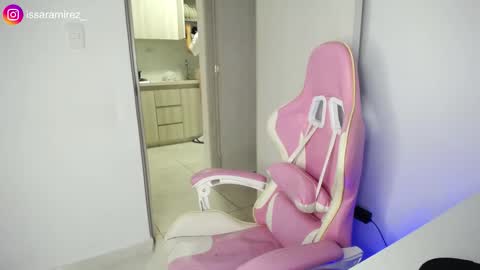 X IGcamiryan01 online show from February 13, 7:28 pm