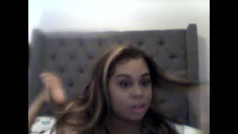 camiliaskye online show from November 18, 3:42 am