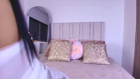 Camille Lynn online show from February 2, 2:09 am