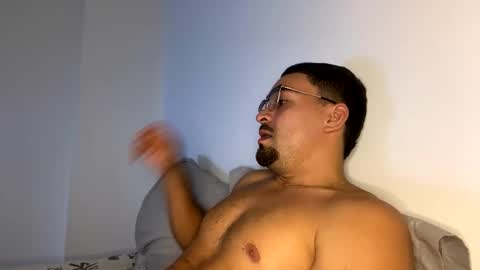 camilor_30 online show from October 10, 1:11 am