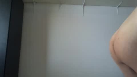 Snapshot of camilotuyo2000 chatting on February 23, 4:35 pm CAMILO2000 online show from February 23, 4:35 pm