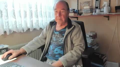 Cammee online show from February 8, 8:42 am