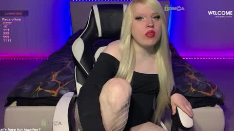 Miley online show from April 5, 11:40 am