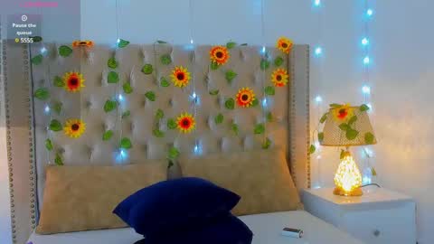 Snapshot of candiegilson__ chatting on March 6, 5:43 pm Candie  online show from March 6, 5:43 pm